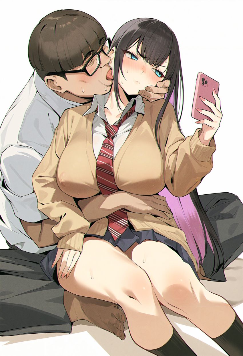 【画像】スマホいじりながらキモオタさんに身体をいじられるJKさん
