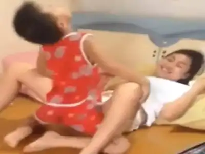 【動画】性に目覚めた瞬間の男子小学生、お猿さん状態になってしまうｗｗｗｗｗｗ