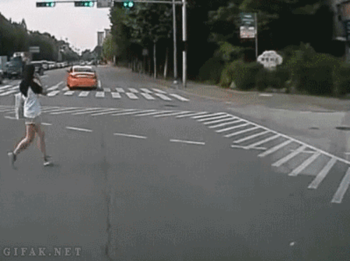 【gif】まんさん、ギリギリセーフ