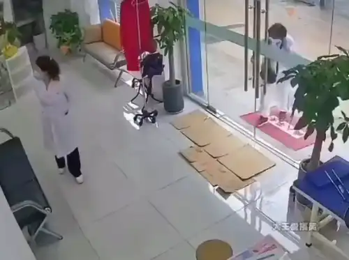 【悲報】おばさん、暴行をしたのに被害者面してしまう