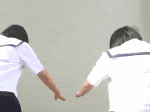 【GIF】女子校生たちがノーパンで逆立ちするおふざけ動画が流行るｗ