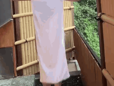 【動画】温泉女子さん、タオルが落ちてびっくりｗｗｗｗｗｗｗｗ