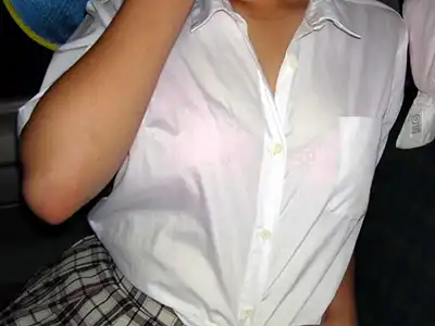 【画像】一昔前の女子高生さん、透けブラが常識だったｗｗｗｗｗｗｗｗｗｗｗｗ