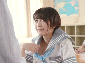 ノーブラの女子高生がおっぱいポロリ！？教師を誘惑する乳揺れ性交GIF画像