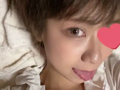 ねえ、私のお○ぱい見てアソコを熱くして・・・・・・。
