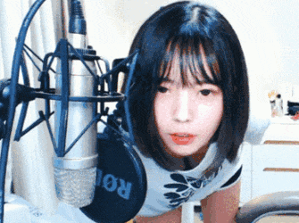 【動画】ＪＫさん、生配信中におっぱいポ□リした結果ｗｗｗｗｗｗｗｗｗｗ