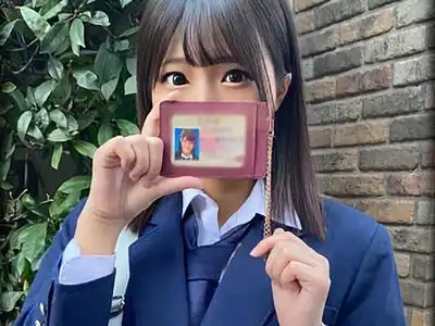 【エロ動画 素人】 スレンダーで可愛い美乳の制服女子とハメ撮り