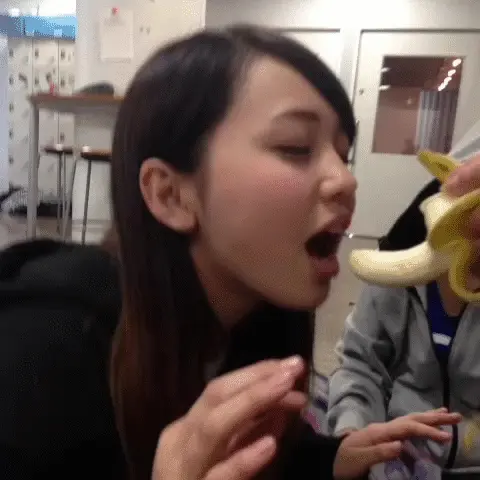 【画像】●学生女子さん、上目遣いで咥える様子をSNSにアップしてしまうｗｗｗｗｗｗｗｗｗｗ