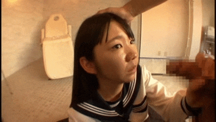 純朴な少女が大人に汚されていく…垢抜けない女子高生が中出しされる着衣セックスGIF画像