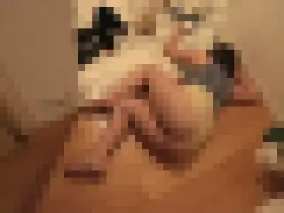 【画像】姉ちゃん(27)、Tバック丸出しで寝るｗｗｗｗ