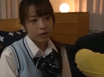 【桜もこ】激カワ美少女の同級生の手コキに射精を我慢していたら挿入までさせてくれた神展開セックス！