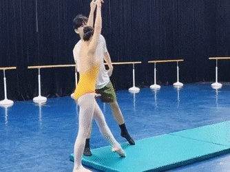 【ガチ動画】女子体操選手が ”次々に乳首ポロリ” する練習動画、エロすぎて炎上ｗｗｗ