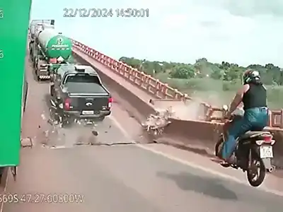 【閲覧注意】こんな立派な橋が突然崩壊して１０人が死亡する動画、怖すぎだろ・・・